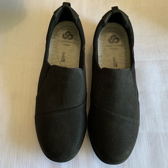 NWOT Women's Clarks Sillian Paz Slip-On Shoes
in Black Size Medium - Picture 1 of 5